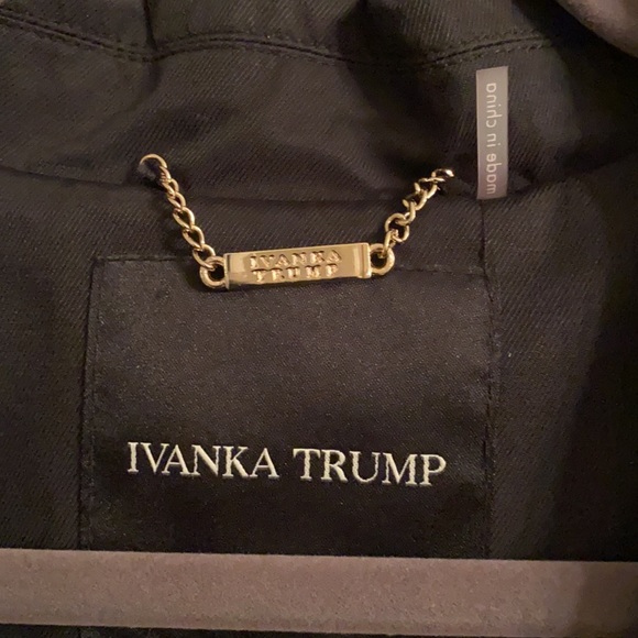 Lightweight trench coat by Ivanka Trump. Womens size large. - Picture 2 of 7